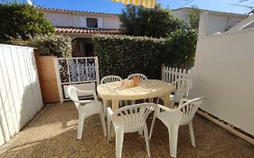 Azur Et Soleil Jolie Maisonnette Climatisee Proche De La Mer Richelieu Cap D'Agde